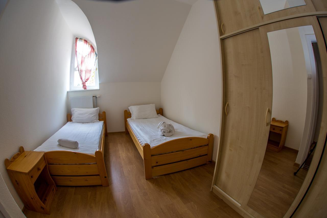Aqua Line Apartmanhaz Hajdúszoboszló Exterior foto