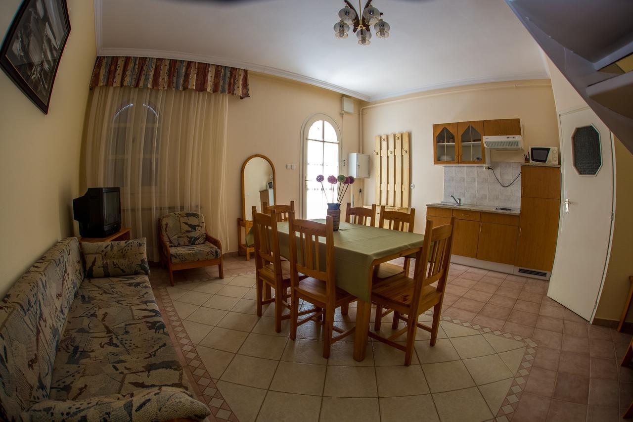 Aqua Line Apartmanhaz Hajdúszoboszló Exterior foto